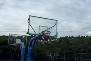阿里纳斯：勒布朗打破各种最年轻记录，都是在科比巅峰期完成的