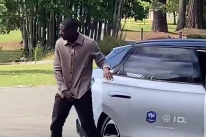 归队！姆巴佩、登贝莱、科纳特和埃基蒂克抵达克莱枫丹训练营