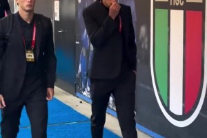 男模范儿💪！实拍：意大利众星阿玛尼上身是真的帅啊