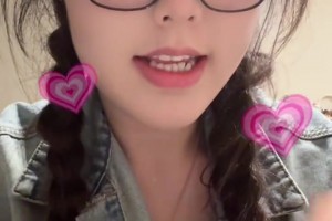 😍小宝，你买球队的时候，能不能把我也买过去，我给你捡球！