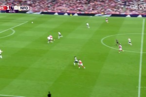 埃泽反越位助攻，约克雷斯轰赛季第3球，阿森纳2-0领先