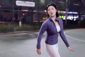 跟我一起打球给你买水～ 😍