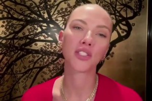51岁的寡姐也略显老态了，阿杜应该不会再想喝她洗澡水吧😂