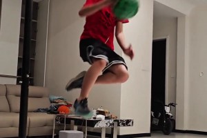 😎没吐舌头，我怀疑是盗版！