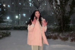 😍美女，还打球吗？