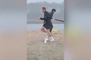 早日康复！德布劳内近期开始沙滩训练了！