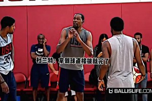 KD单挑以为手拿把掐...没想到失误了，瓜哥场边狂笑😂