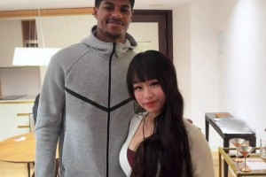 最萌身高差😂！大老师和拉师傅&孔德合影