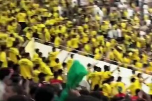 比维尼修斯更直白😅！伊万托尼因对角旗杆做出不雅举动或被处罚